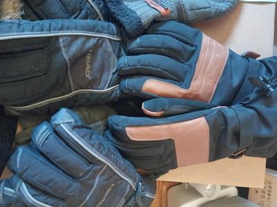 MENS WINTER GLOVES-SOCKS & HATS