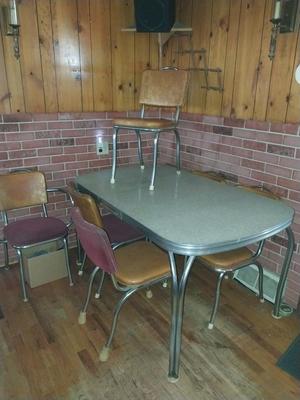 RETRO KITCHEN TABLE AND CHAIRS