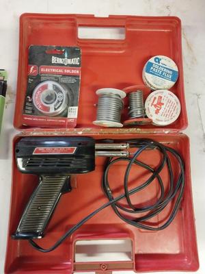 WELDER & SUPPLIES AND MAKITA DISK SANDER & SANDPAPER