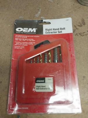 RIGHT HAND BOLT EXTRACTOR SET AND LOCKS WITH KEY