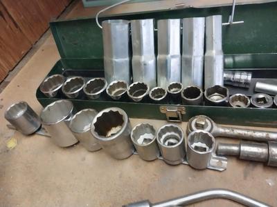VARIETY OF SOCKETS AND SOCKET WRENCHES