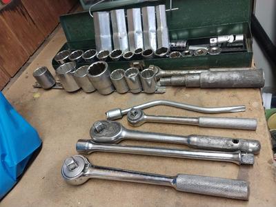 VARIETY OF SOCKETS AND SOCKET WRENCHES