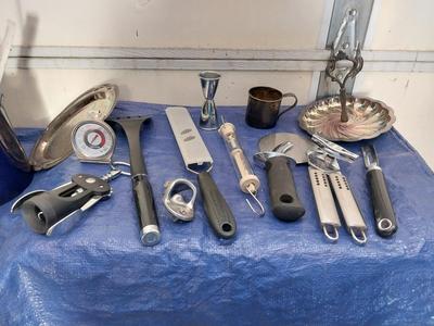 COOKING UTENSILS-TEMP. GAUGE-PIZZA CUTTER MUCH MORE