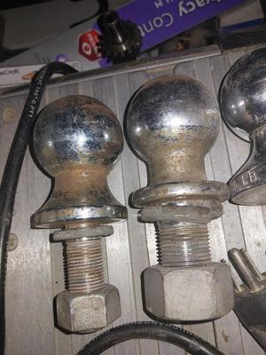 BALL HITCHES