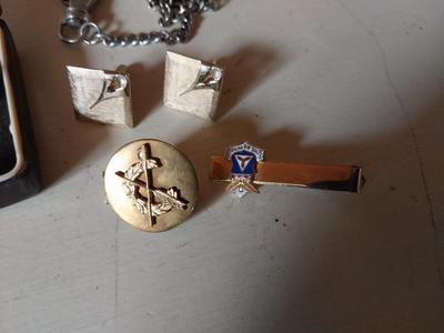 MENS CUFFLINGS-TIE TACKS-NICE WRITING PENS