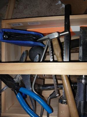 WOODEN HANDLED BOX WITH VARIETY OF HAND TOOLS AND CLIP LIGHT