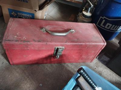 METAL CARRY TOOLBOX AND VARIETY OF HAND TOOLS