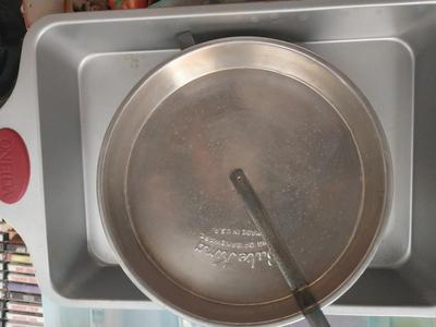 LIKE NEW BAKING PANS AND POTS