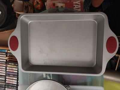 LIKE NEW BAKING PANS AND POTS