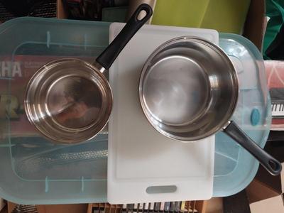 LIKE NEW BAKING PANS AND POTS