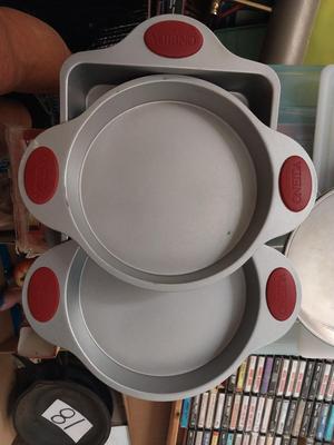 LIKE NEW BAKING PANS AND POTS