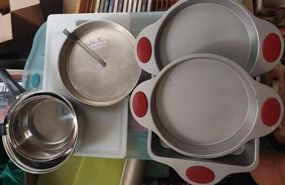 LIKE NEW BAKING PANS AND POTS