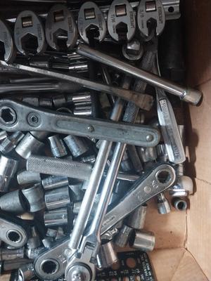 BIG ASSORTMENT OF SOCKETS AND SOCKET WRENCHES
