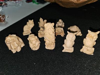 Sale Photo Thumbnail #112: Animal Resin Chess Figures