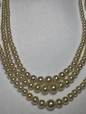Sale Photo Thumbnail #46: Clasp indicates 10 K.