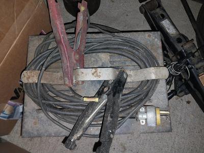 ESSTRON BATTERY CHARGER AND JUMPER CABLES