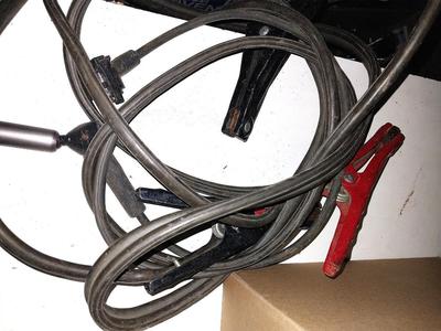 ESSTRON BATTERY CHARGER AND JUMPER CABLES