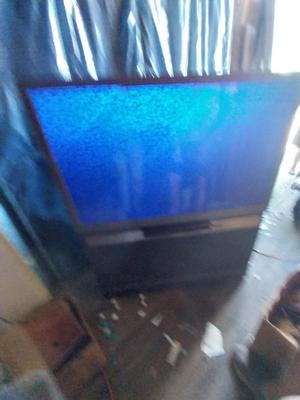 42" TOSHIBA PROJECTION TELEVISION WITH REMOTE