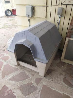 LARGE RESIN DOGHOUSE