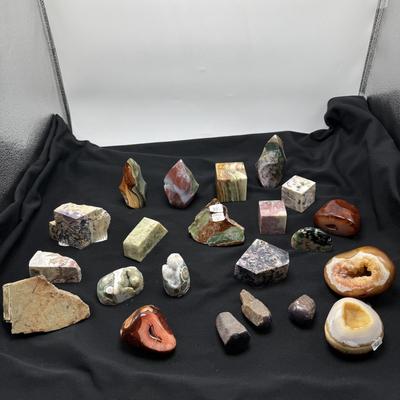 Carnelian, Agate, Jasper and More Cut Stones (B1-BM)