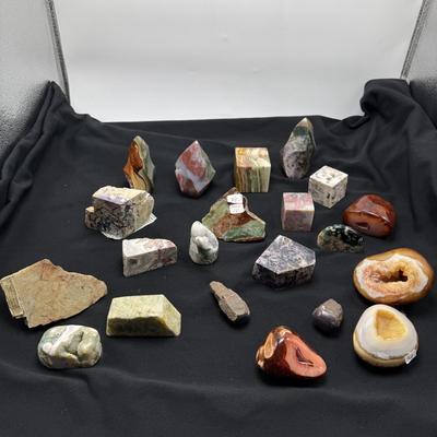Carnelian, Agate, Jasper and More Cut Stones (B1-BM)