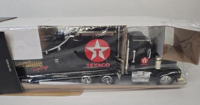 LOT 98: Texaco Trucks NIB