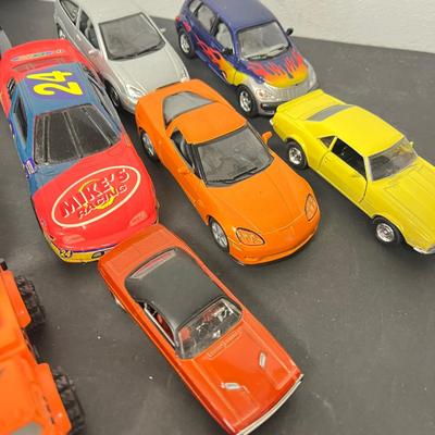 LOT 140: Big Lot of Assorted Toy Cars and Trucks