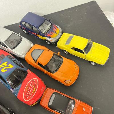 LOT 140: Big Lot of Assorted Toy Cars and Trucks