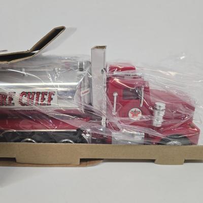 LOT 161: Texaco Trucks and Sky Chief Truck Bank/ NIB
