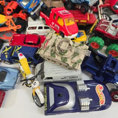 LOT 174: HotWheels Car Launcher and Multiple Cars