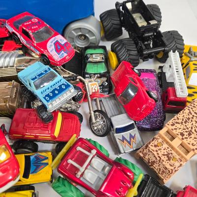 LOT 174: HotWheels Car Launcher and Multiple Cars