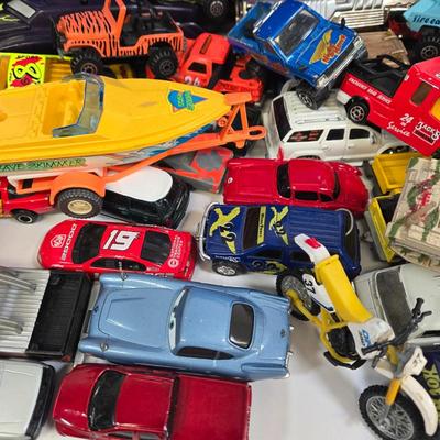 LOT 174: HotWheels Car Launcher and Multiple Cars