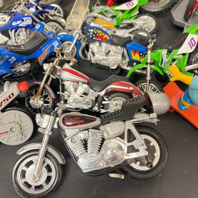 LOT 185: Big Lot of Toys - Motorcycles and More