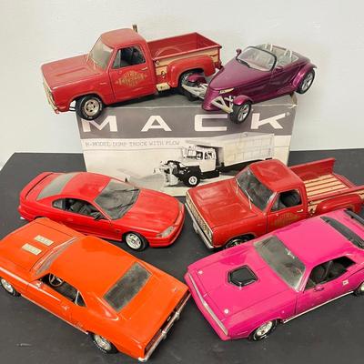 LOT 186: Model Cars and Trucks Collection - Ertl and More