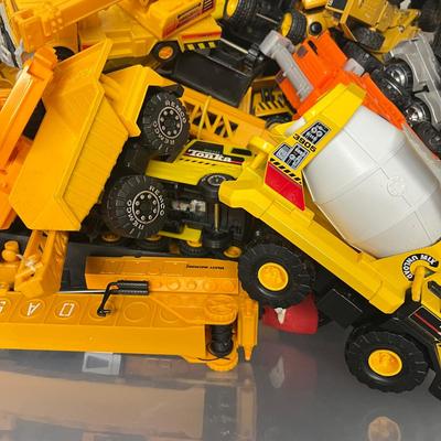 LOT 190:: Big Bin of Construction Vehicle Toys