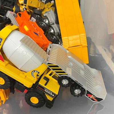 LOT 190:: Big Bin of Construction Vehicle Toys