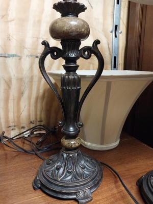 THREE TABLETOP LAMPS WITH SHADES