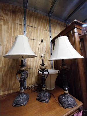 THREE TABLETOP LAMPS WITH SHADES