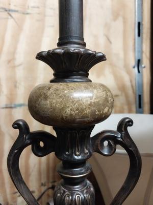 THREE TABLETOP LAMPS WITH SHADES