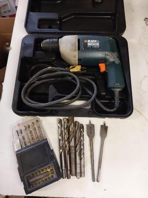 BLACK & DECKER ELEXTRIC DRILL AND DRILL BITS