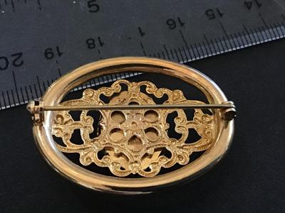 Beautiful Vintage Cameo Brooch