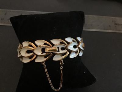 Gorgeous Crown Trifari White Enamel Safety Chain. Great Condition