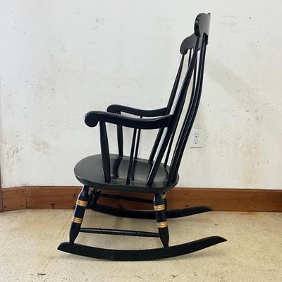 Sale Photo Thumbnail #73: Made in Gardner, Massachusetts
Measures: 24" wide x 28.5" deep x 40.5" high x 14.75" seat height