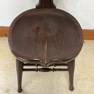 Sale Photo Thumbnail #79: Made of stained English Oak
Measures: 37.5"high x 15.5" wide x 16.25" deep x 18.5" seat height