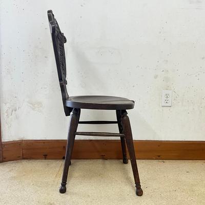 Sale Photo Thumbnail #81: Made of stained English Oak
Measures: 37.5"high x 15.5" wide x 16.25" deep x 18.5" seat height