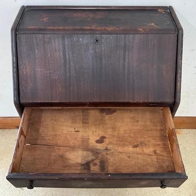 Sale Photo Thumbnail #136: Needs some TLC or possible paint project 
Overall good solid piece 
Measures: 25.5" long x 15.5" deep x 38.5" high