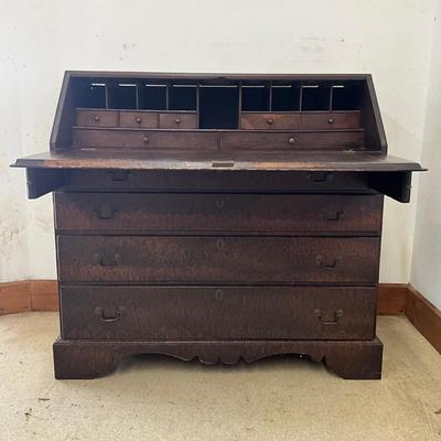 Sale Photo Thumbnail #167: 40" wide x 20" deep x 38.5" high
very good condition 
dove tail construction 
solid single wood side 
bracket feet
