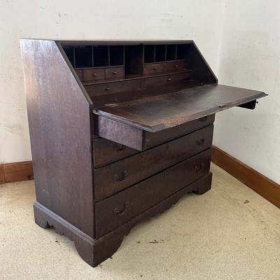 Sale Photo Thumbnail #165: 40" wide x 20" deep x 38.5" high
very good condition 
dove tail construction 
solid single wood side 
bracket feet
