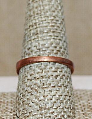 Size 9 Beautiful Bejeweled Rose Gold PARTY RING with Rose Gold "Points" on a Rose Gold Band (5.4g)