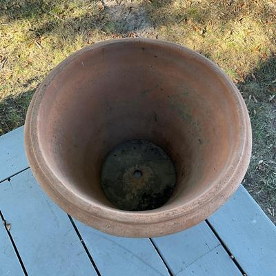 Sale Photo Thumbnail #255: Has one crack, see photos
Measures: 12.5" high x 16.5" diameter